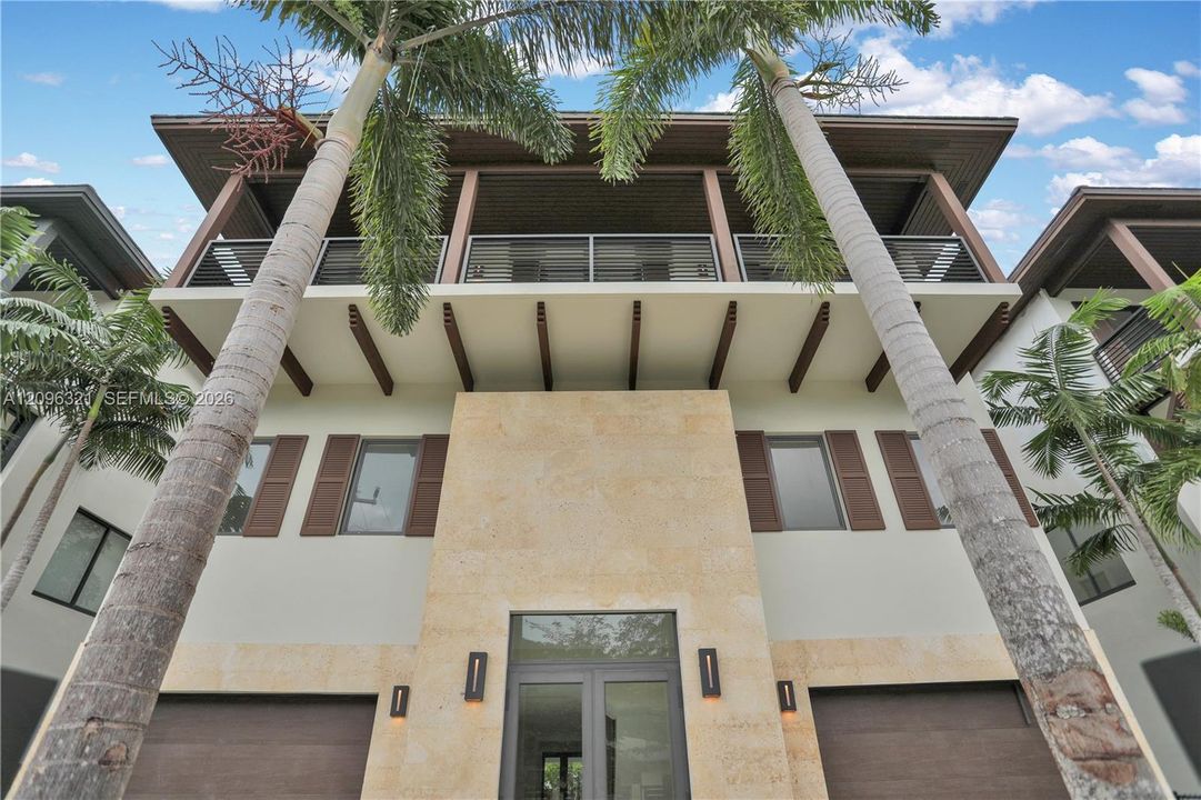 For Sale: $5,195,000 (4 beds, 4 baths, 4552 Square Feet)