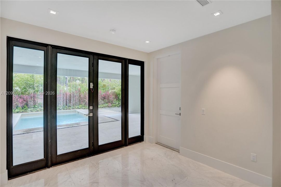 For Sale: $5,195,000 (4 beds, 4 baths, 4552 Square Feet)