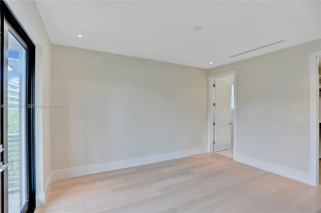 For Sale: $5,195,000 (4 beds, 4 baths, 4552 Square Feet)