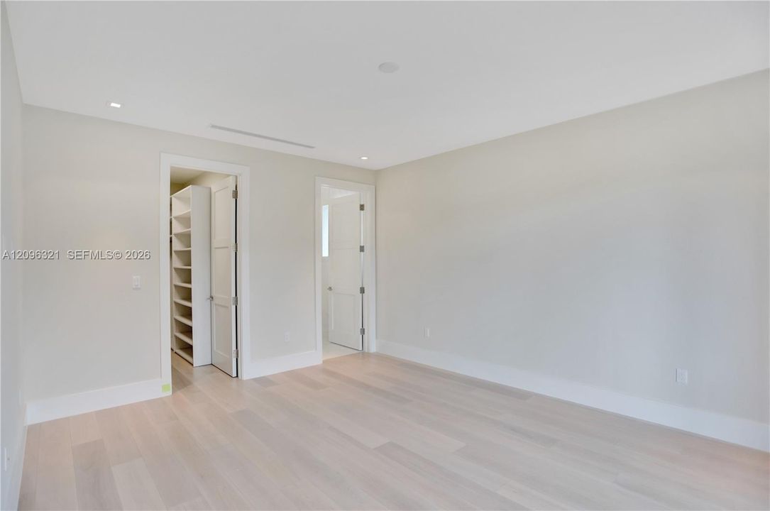 For Sale: $5,195,000 (4 beds, 4 baths, 4552 Square Feet)