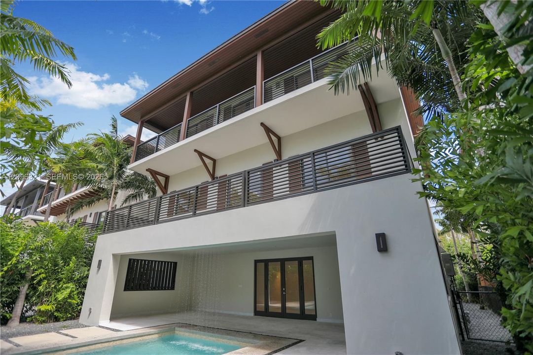 For Sale: $5,195,000 (4 beds, 4 baths, 4552 Square Feet)