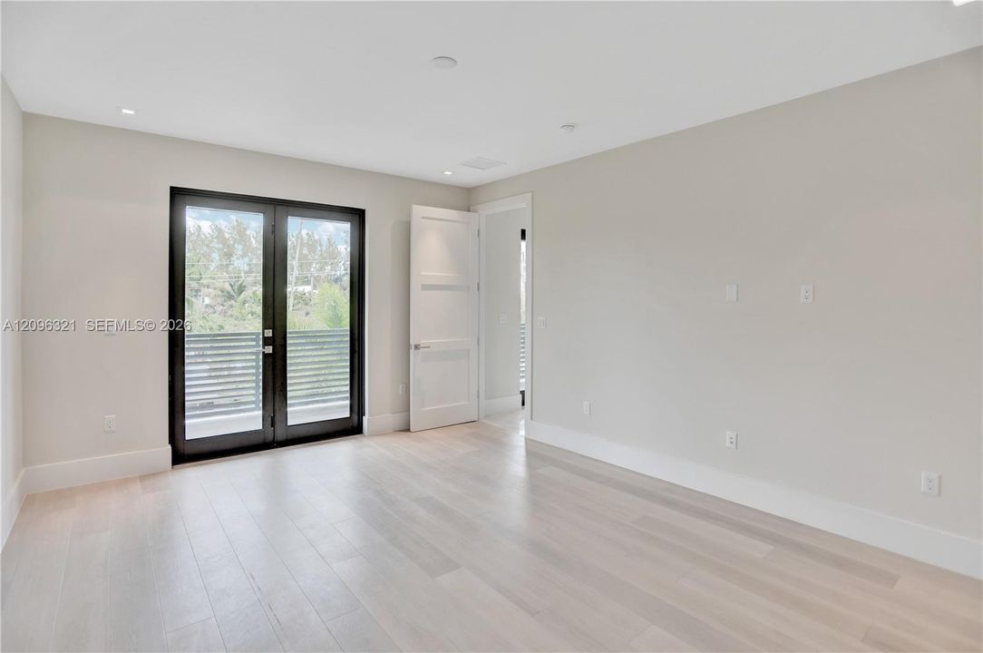 For Sale: $5,195,000 (4 beds, 4 baths, 4552 Square Feet)