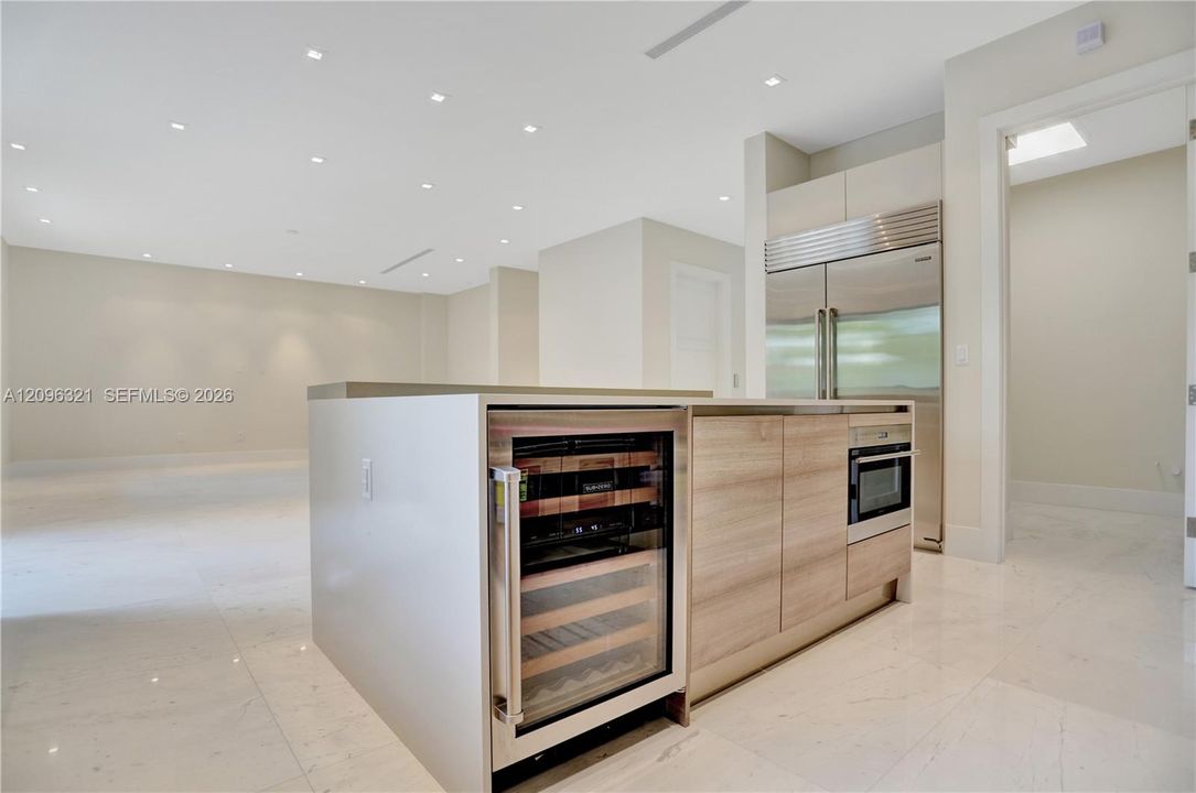 For Sale: $5,195,000 (4 beds, 4 baths, 4552 Square Feet)