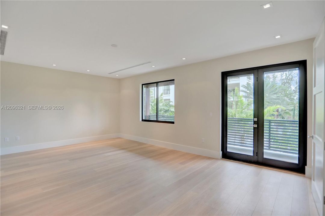 For Sale: $5,195,000 (4 beds, 4 baths, 4552 Square Feet)