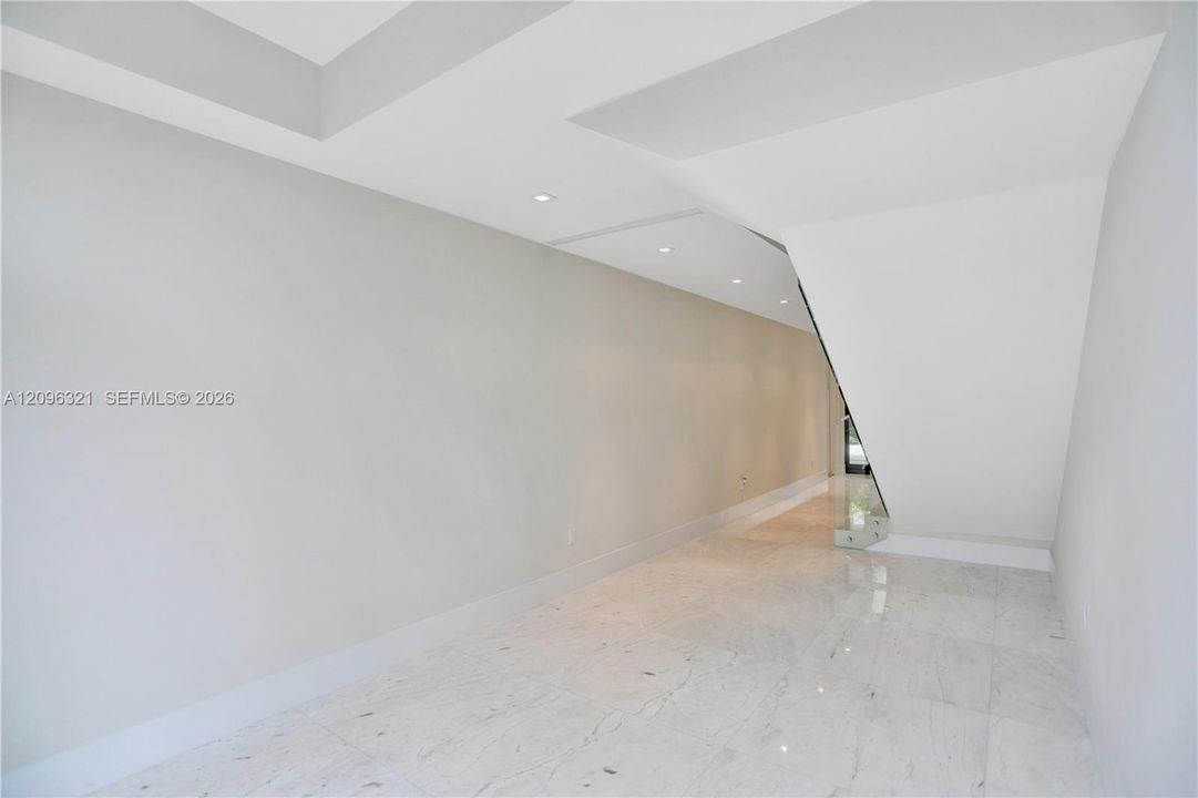 For Sale: $5,195,000 (4 beds, 4 baths, 4552 Square Feet)