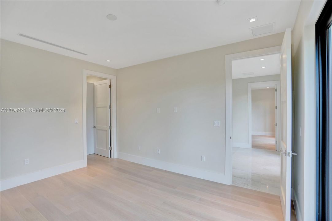 For Sale: $5,195,000 (4 beds, 4 baths, 4552 Square Feet)