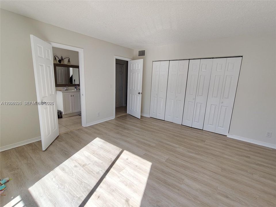 В аренду: $1,600 (1 спален, 1 ванн, 768 Квадратных фут)