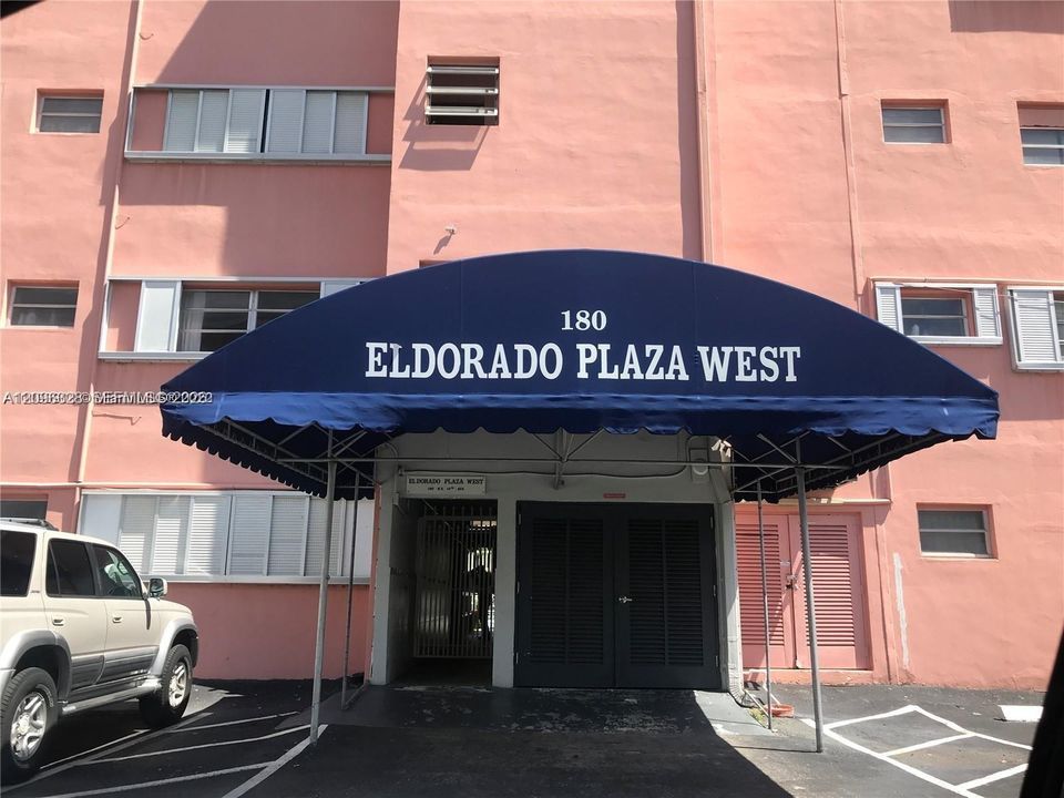 For Rent: $2,250 (2 beds, 2 baths, 1100 Square Feet)