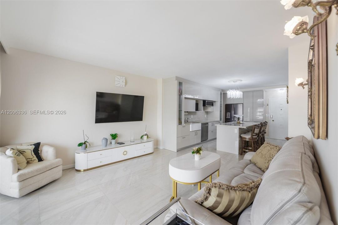 For Rent: $3,500 (1 beds, 1 baths, 870 Square Feet)