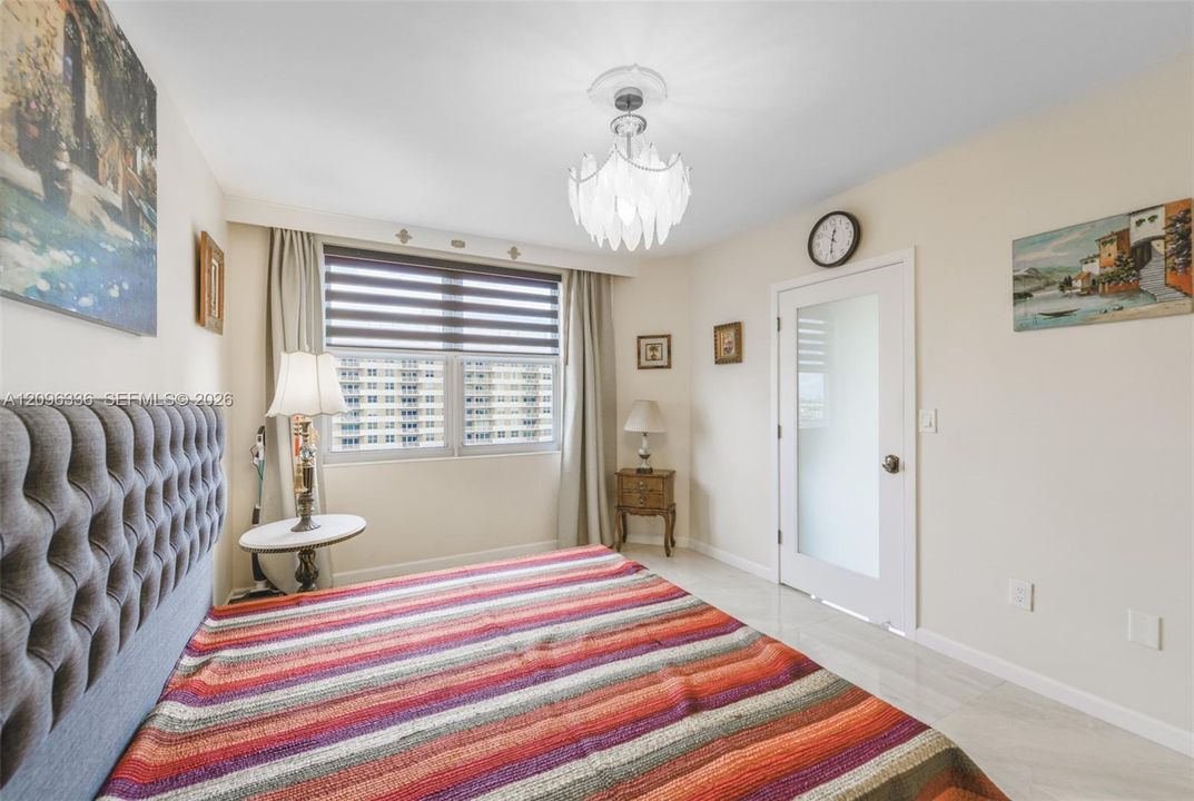 For Rent: $3,500 (1 beds, 1 baths, 870 Square Feet)