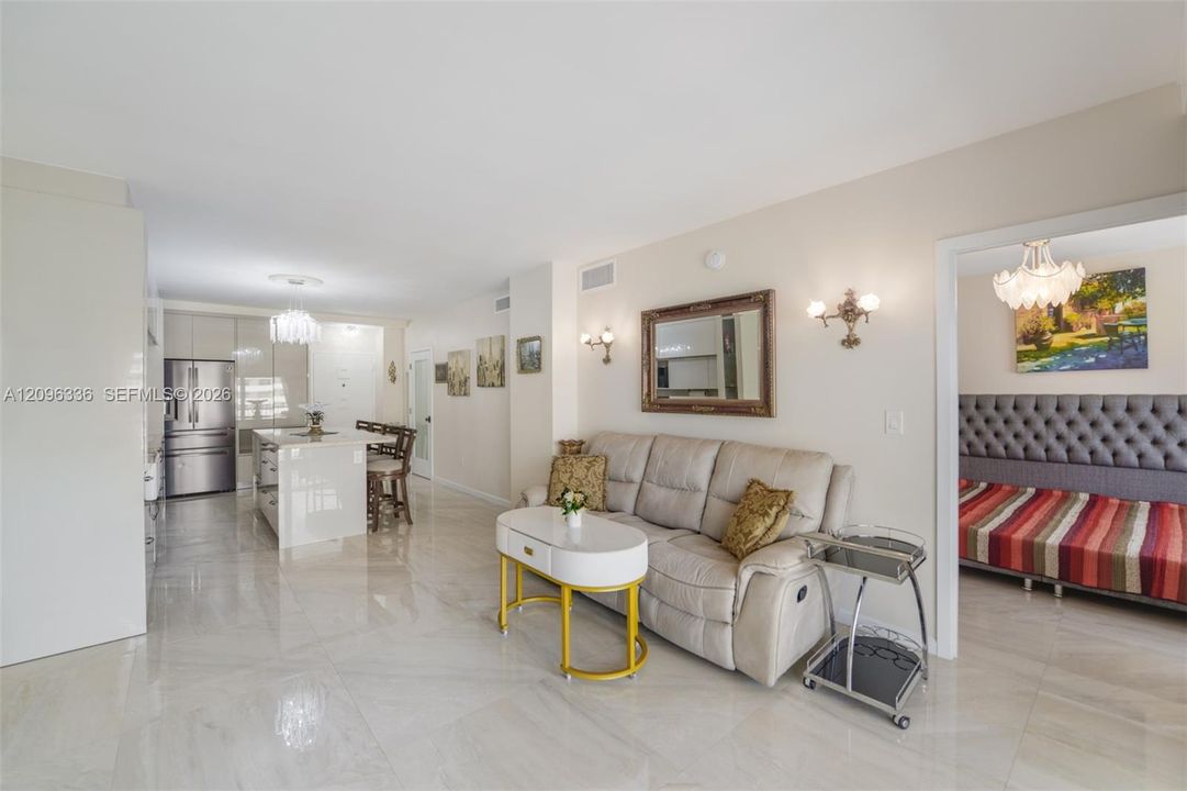For Rent: $3,500 (1 beds, 1 baths, 870 Square Feet)