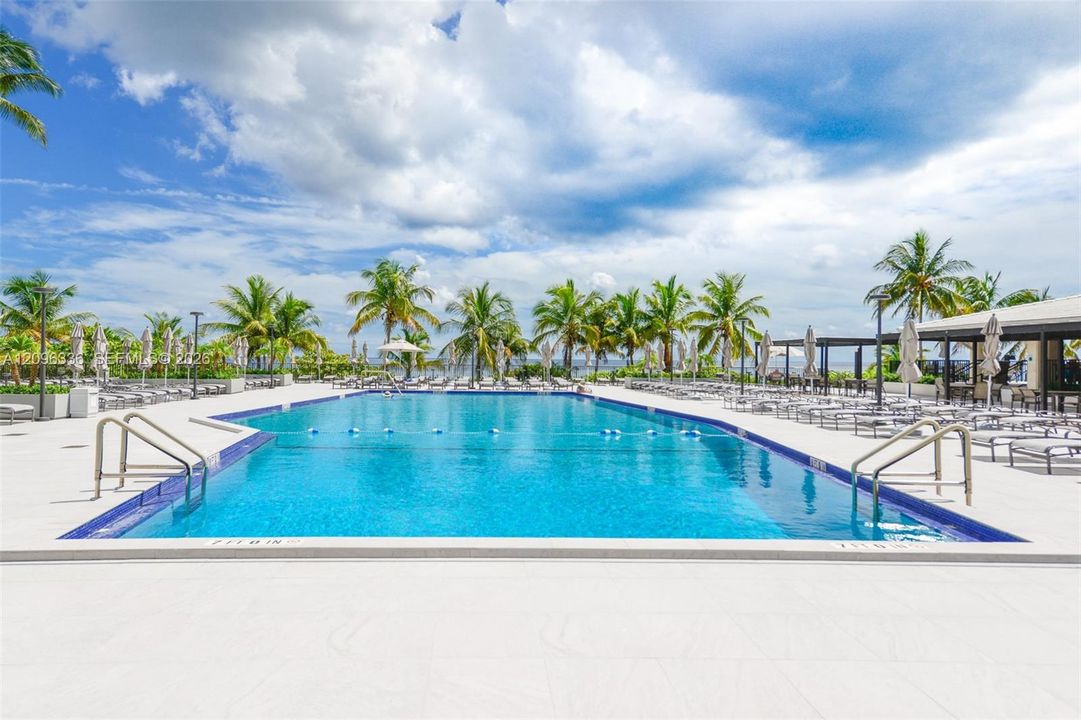 For Rent: $3,500 (1 beds, 1 baths, 870 Square Feet)