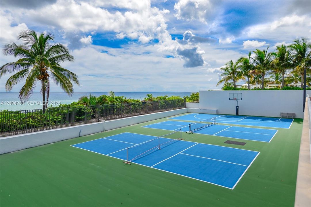 For Rent: $3,500 (1 beds, 1 baths, 870 Square Feet)