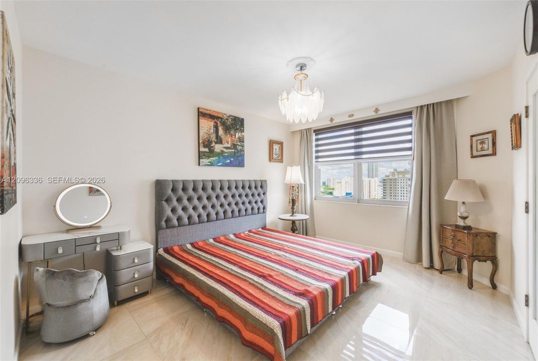 For Rent: $3,500 (1 beds, 1 baths, 870 Square Feet)