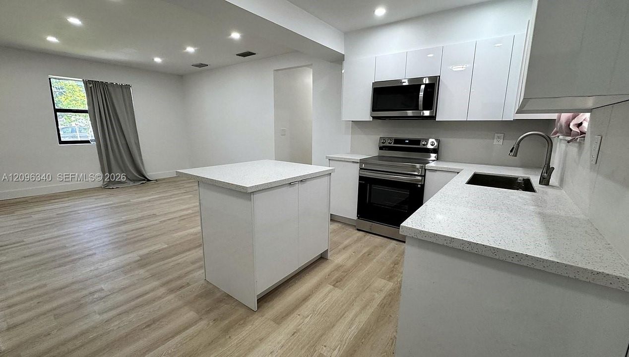 En Renta: $3,300 (3 camas, 1 baños, 1250 Pies cuadrados)