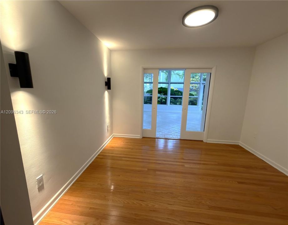 For Rent: $10,500 (2 beds, 1 baths, 1700 Square Feet)