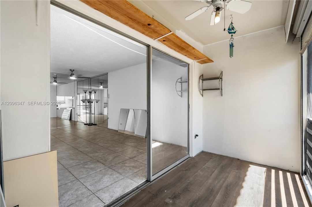 For Sale: $89,000 (1 beds, 1 baths, 640 Square Feet)