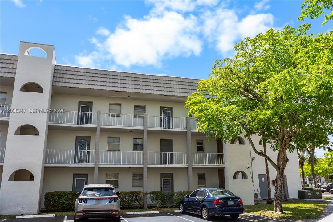 For Sale: $89,000 (1 beds, 1 baths, 640 Square Feet)