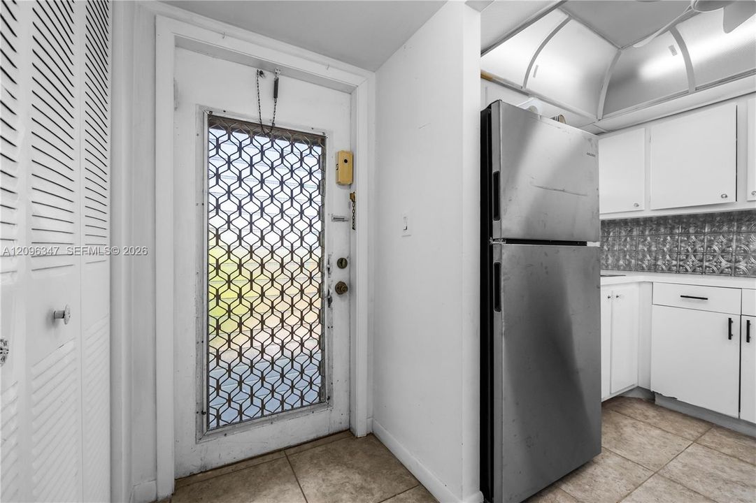 For Sale: $89,000 (1 beds, 1 baths, 640 Square Feet)