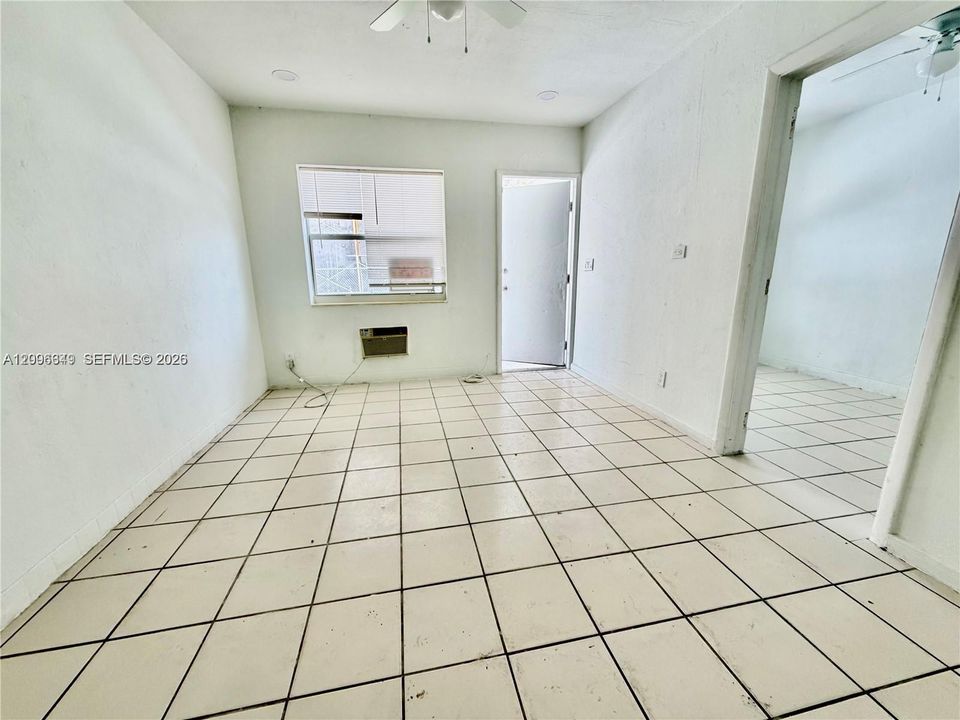 For Rent: $1,450 (1 beds, 1 baths, 550 Square Feet)