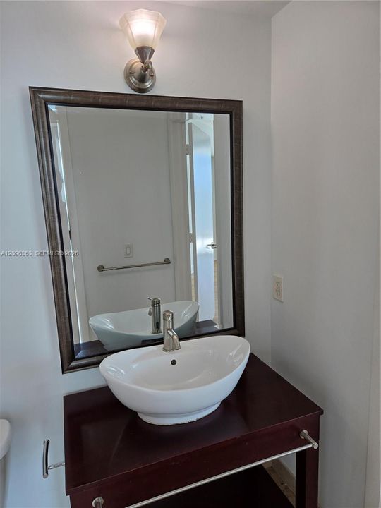 For Rent: $2,800 (1 beds, 1 baths, 768 Square Feet)