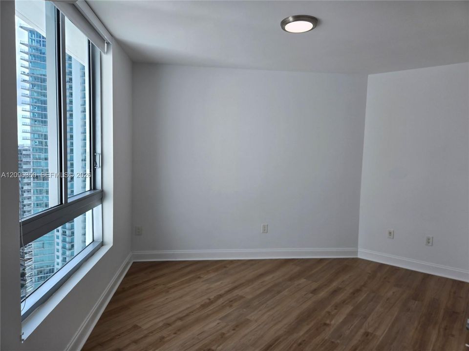 For Rent: $2,800 (1 beds, 1 baths, 768 Square Feet)