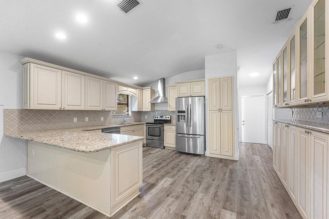 013-13853SheffieldStreet-Wellington-FL-3