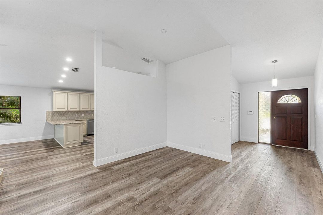 005-13853SheffieldStreet-Wellington-FL-3