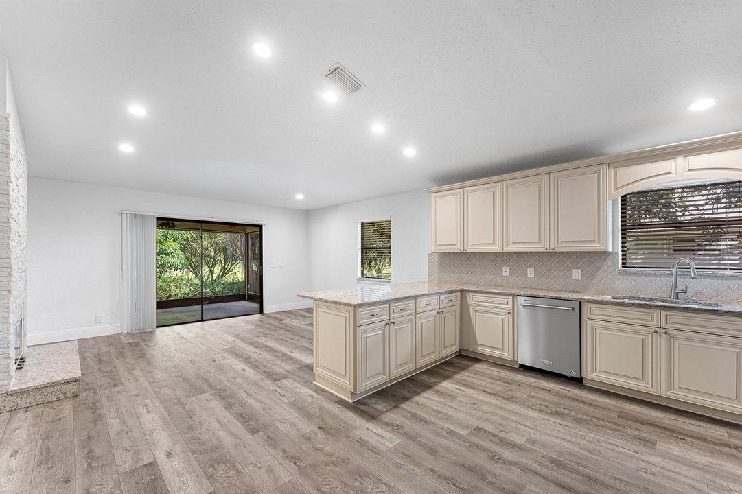 014-13853SheffieldStreet-Wellington-FL-3