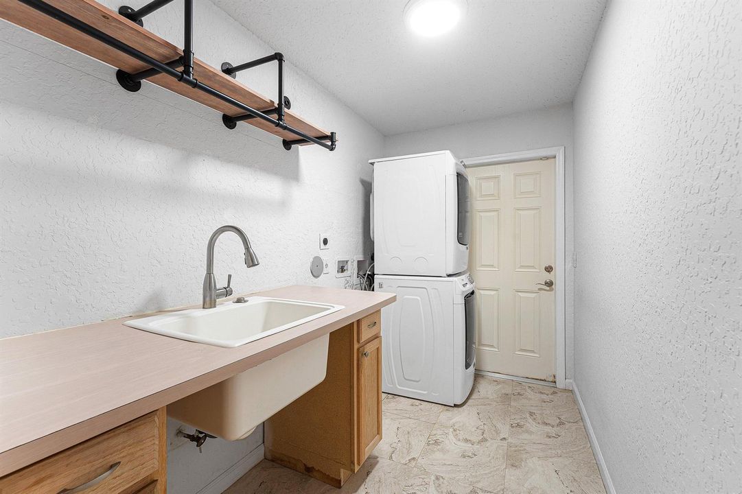018-13853SheffieldStreet-Wellington-FL-3