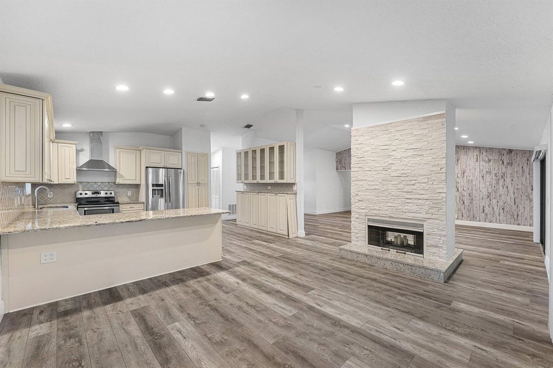 011-13853SheffieldStreet-Wellington-FL-3