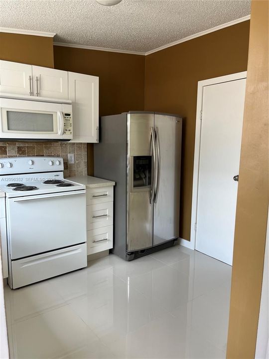 На продажу: $315,000 (4 спален, 2 ванн, 1690 Квадратных фут)