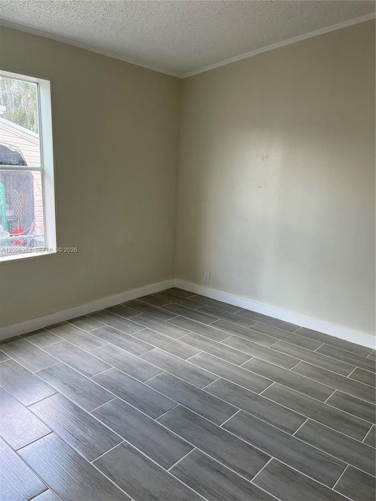 На продажу: $315,000 (4 спален, 2 ванн, 1690 Квадратных фут)