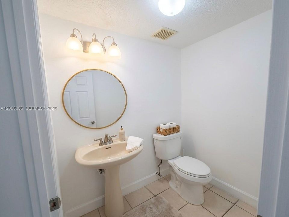 For Rent: $3,750 (4 beds, 2 baths, 2098 Square Feet)