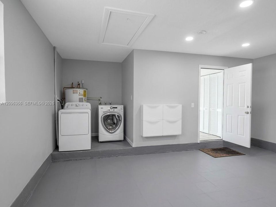 For Rent: $3,750 (4 beds, 2 baths, 2098 Square Feet)