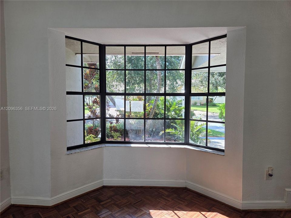 For Rent: $3,750 (4 beds, 2 baths, 2098 Square Feet)