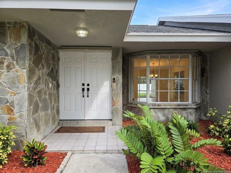 For Rent: $3,750 (4 beds, 2 baths, 2098 Square Feet)