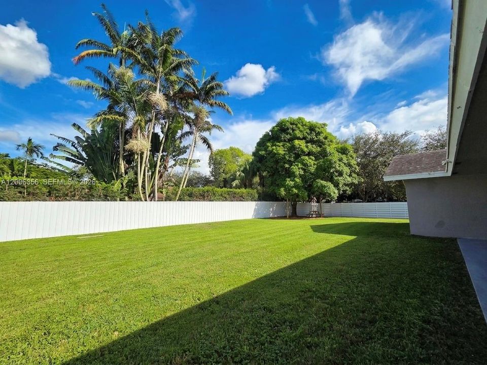 For Rent: $3,750 (4 beds, 2 baths, 2098 Square Feet)