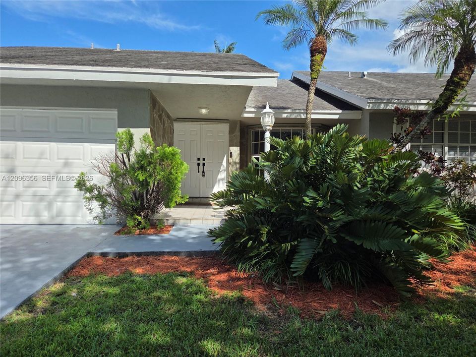 For Rent: $3,750 (4 beds, 2 baths, 2098 Square Feet)