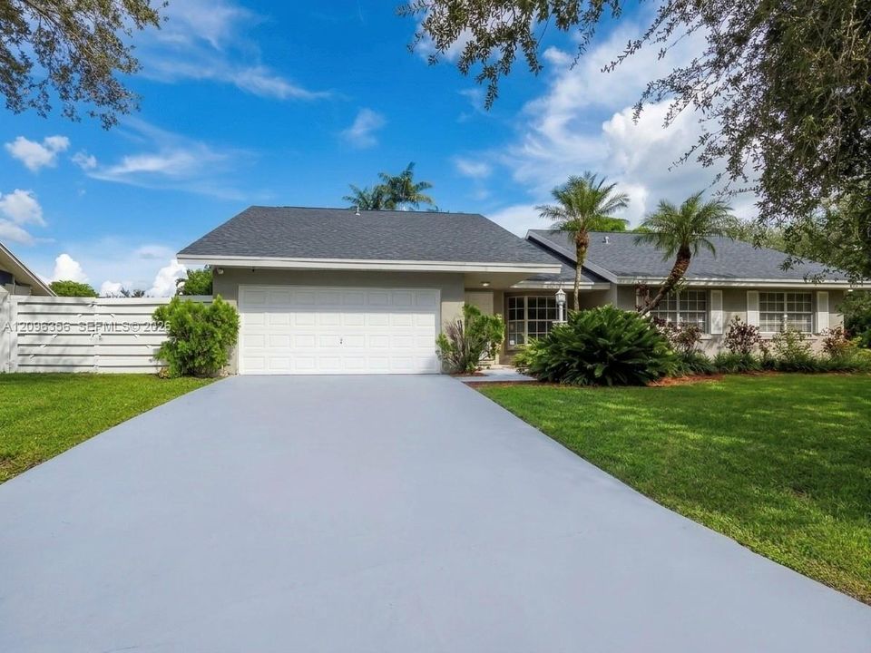 For Rent: $3,750 (4 beds, 2 baths, 2098 Square Feet)