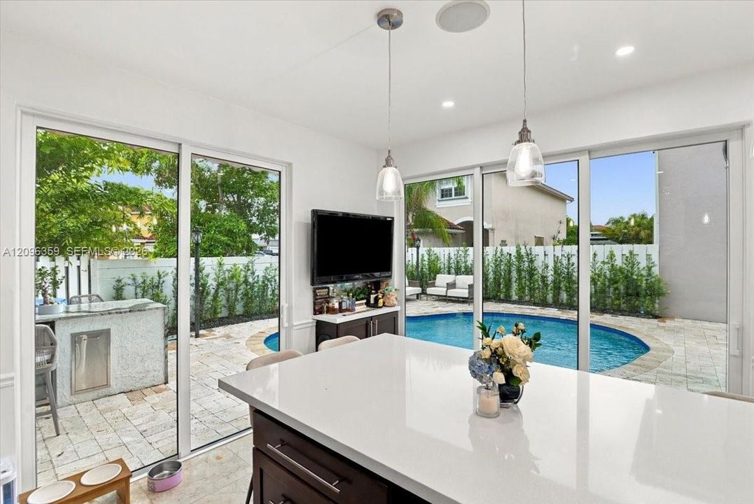 For Sale: $738,000 (4 beds, 2 baths, 2364 Square Feet)