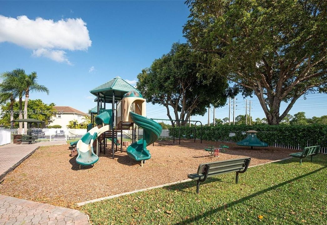 For Sale: $738,000 (4 beds, 2 baths, 2364 Square Feet)