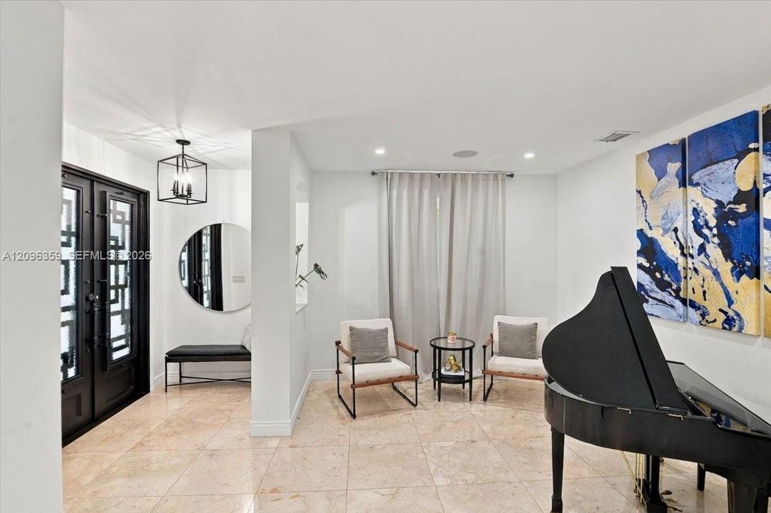For Sale: $738,000 (4 beds, 2 baths, 2364 Square Feet)