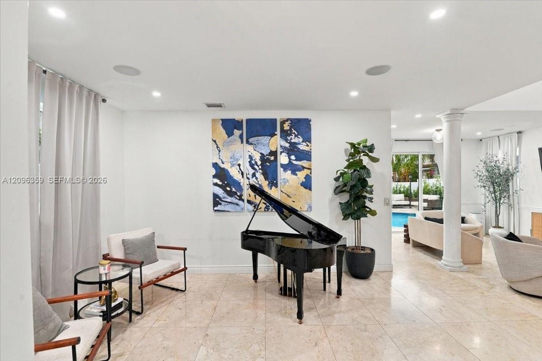 For Sale: $738,000 (4 beds, 2 baths, 2364 Square Feet)