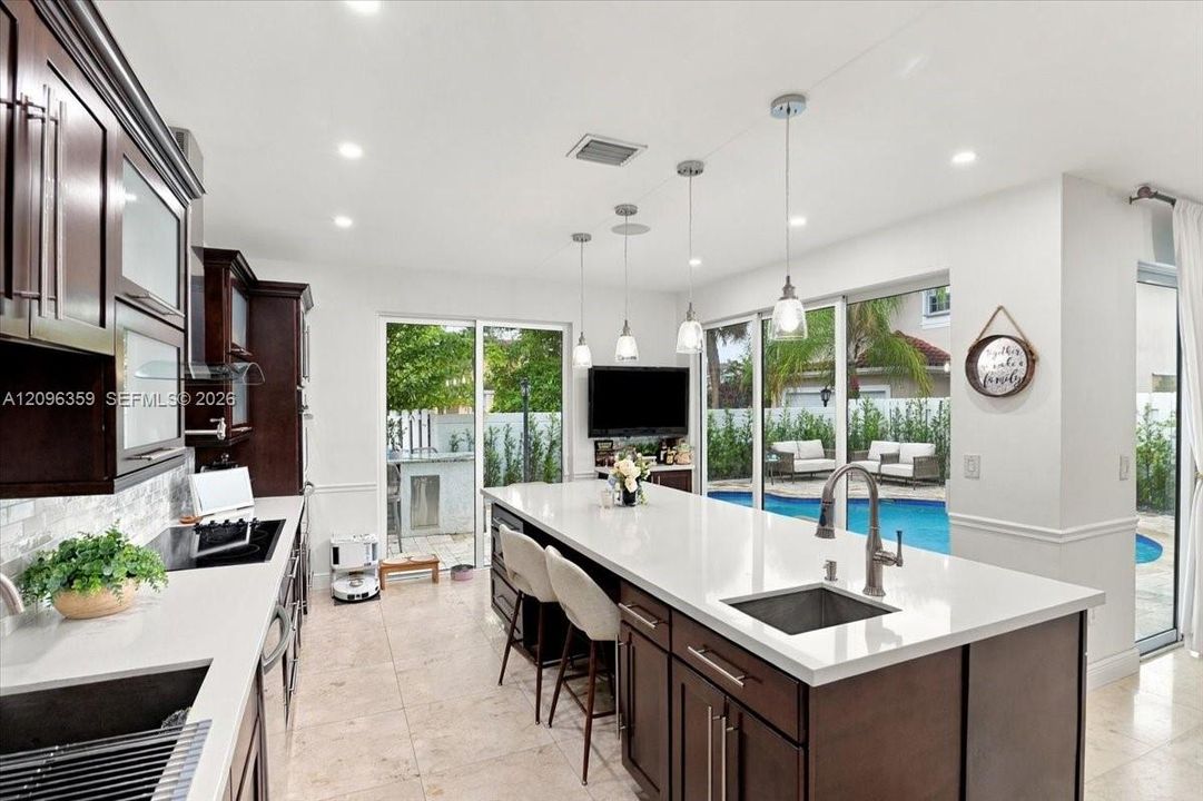 For Sale: $738,000 (4 beds, 2 baths, 2364 Square Feet)