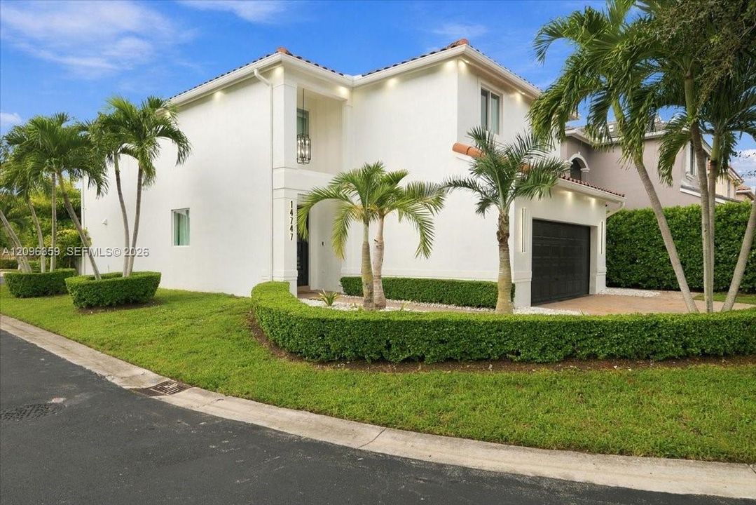 For Sale: $738,000 (4 beds, 2 baths, 2364 Square Feet)