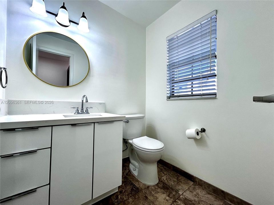 For Rent: $2,450 (2 beds, 2 baths, 958 Square Feet)