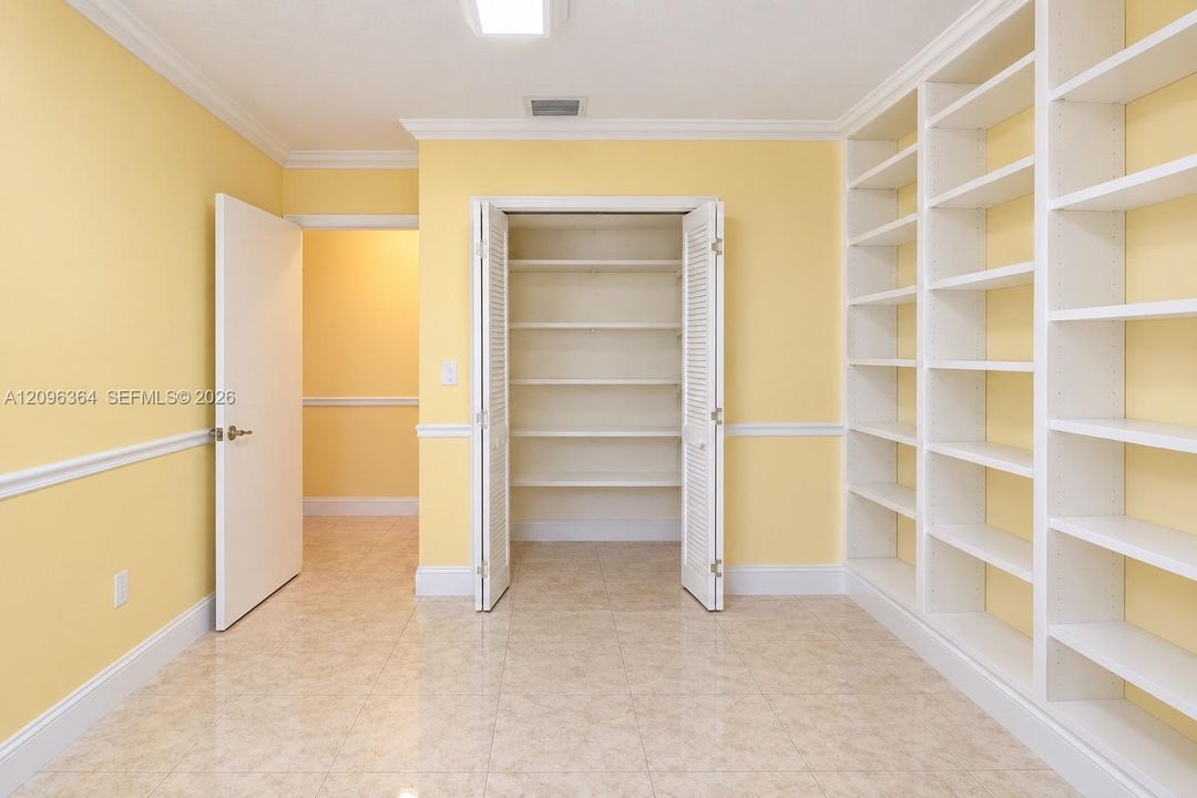 For Sale: $879,000 (4 beds, 2 baths, 2293 Square Feet)