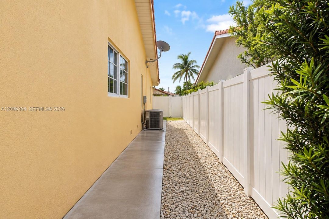 For Sale: $879,000 (4 beds, 2 baths, 2293 Square Feet)