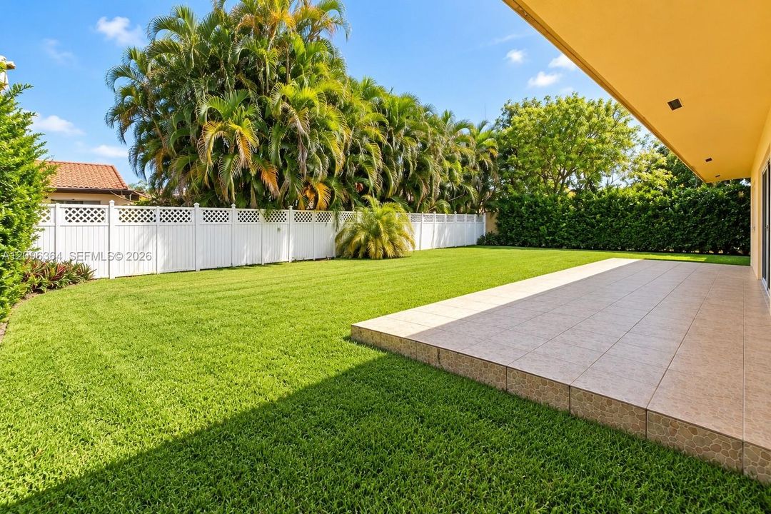 For Sale: $879,000 (4 beds, 2 baths, 2293 Square Feet)